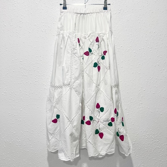 Handmade Elegant White A-Line Skirt with Floral Accents Medium - Picture 1 of 7